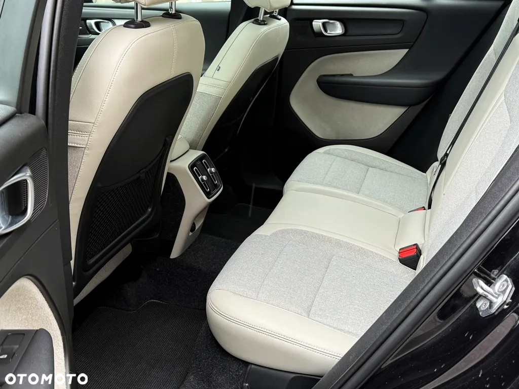 Volvo XC 40 - 29