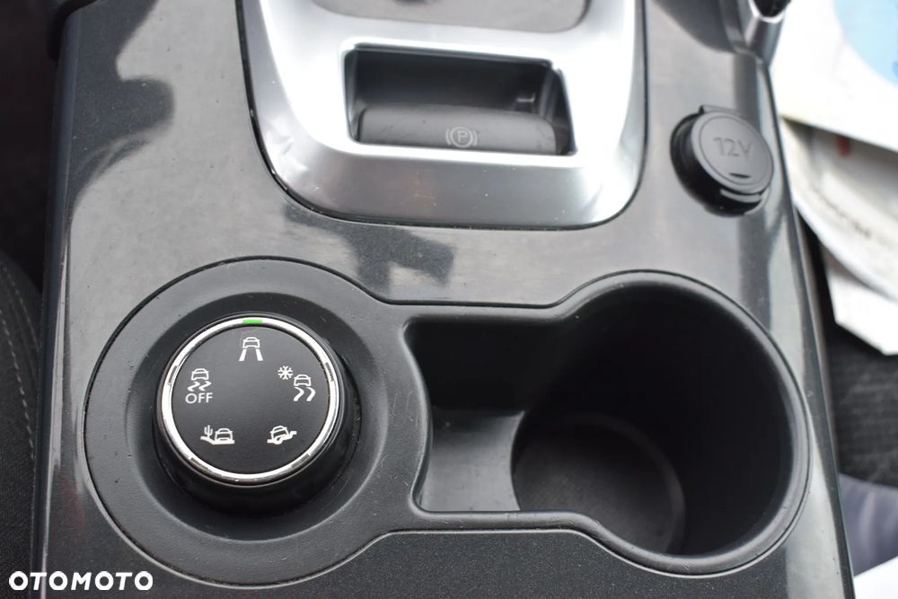 Peugeot 3008 BlueHDi 120 EAT6 Stop & Start Active - 28