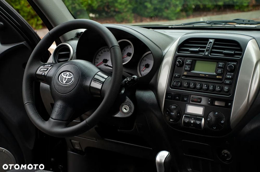 Toyota RAV4 2.0 VVT-i 4x4 - 6