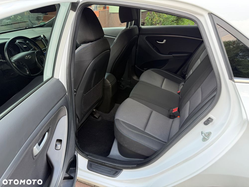 Hyundai i30 blue 1.6 GDI Passion - 20