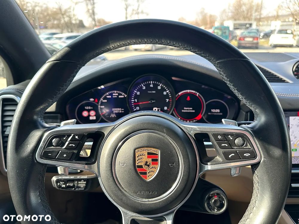 Porsche Cayenne - 19