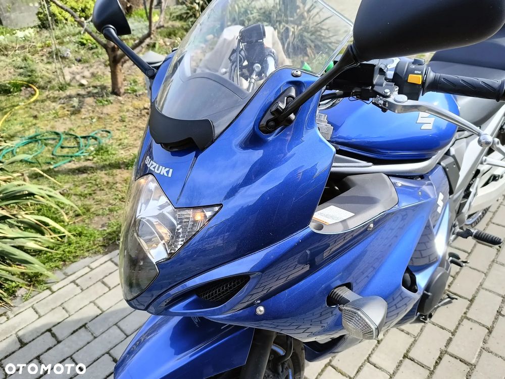 Suzuki GSX - 18