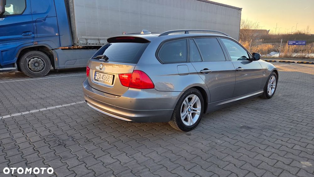 BMW Seria 3 318d DPF - 4