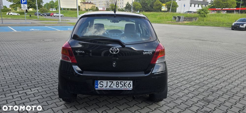 Toyota Yaris - 5
