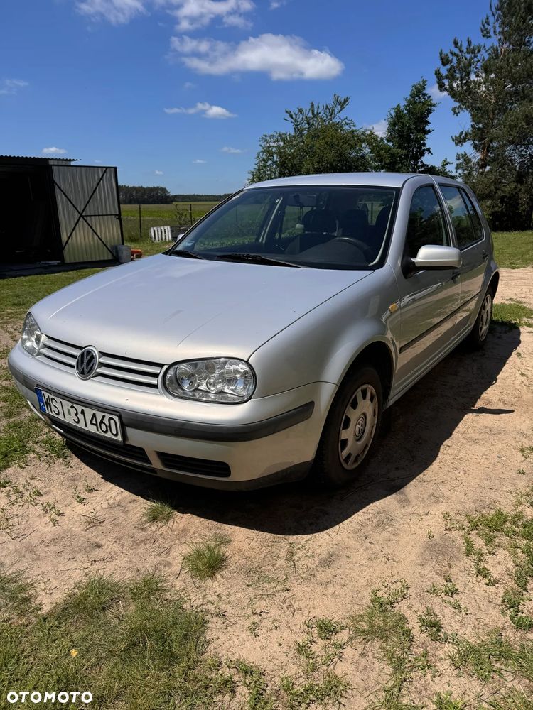 Volkswagen Golf 1.6 Basis - 1
