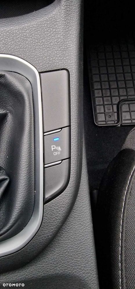 Hyundai i30 1.5 DPI Classic + - 27