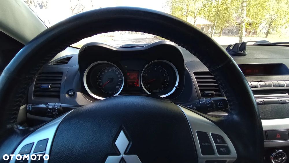 Mitsubishi Lancer 1.5 Invite - 16