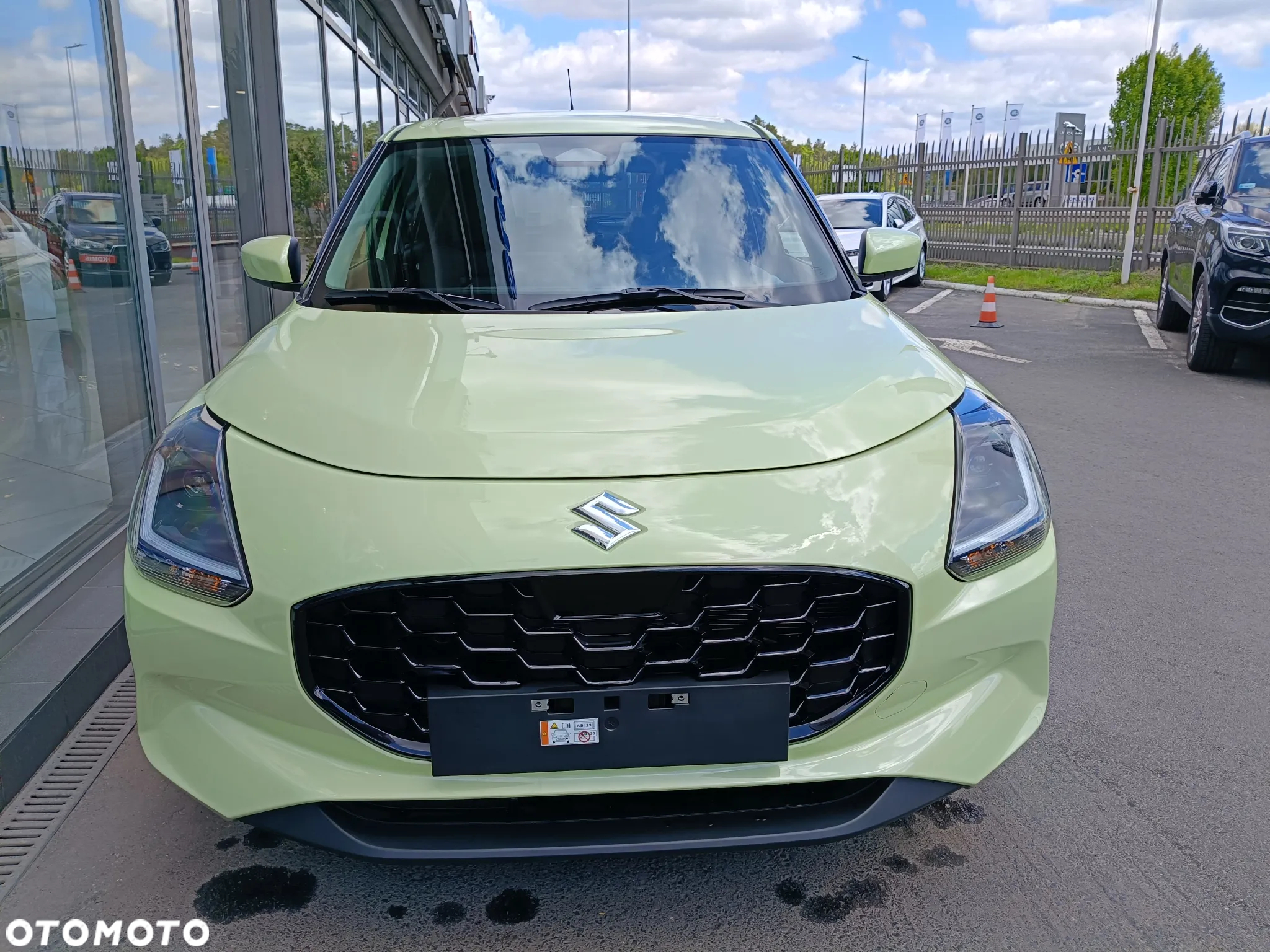 Suzuki Swift 1.2 Dualjet SHVS Premium Plus - 2