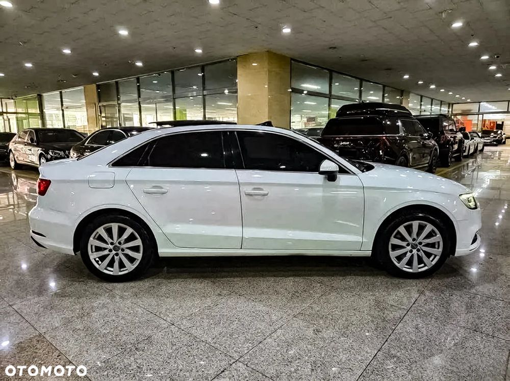 Audi A3 Limousine 40 TFSI quattro S tronic design - 4