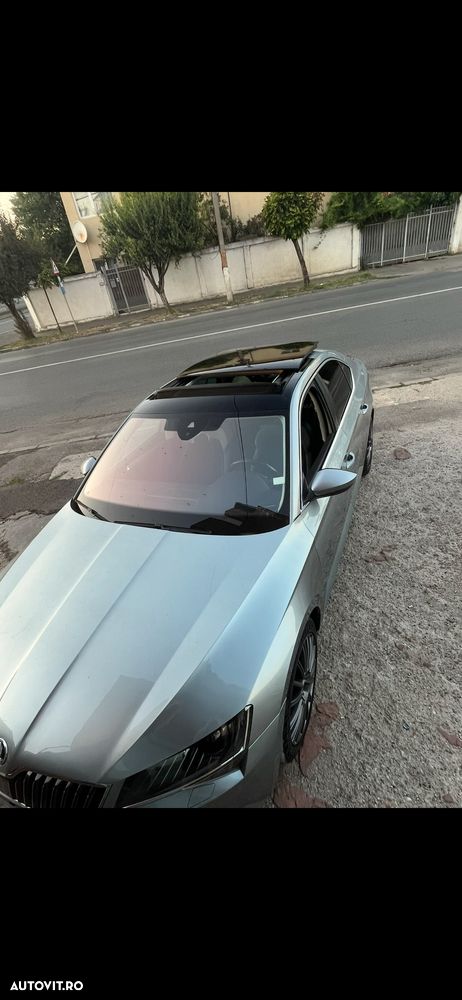 Skoda Superb 2.0 TDI DSG Sportline - 7
