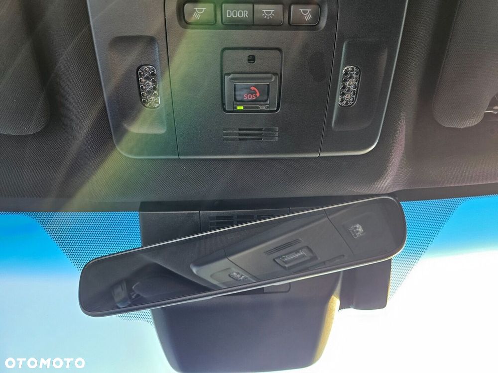 Toyota Camry - 25