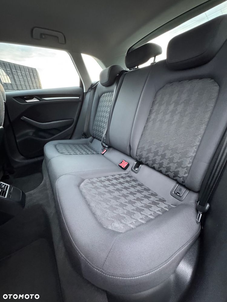 Audi A3 Sportback 1.6 TDI Attraction - 25