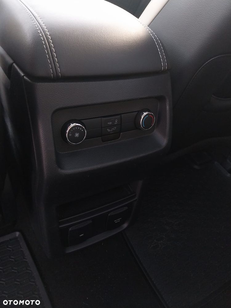 Ford Galaxy 2.0 TDCi Allrad Titanium - 22