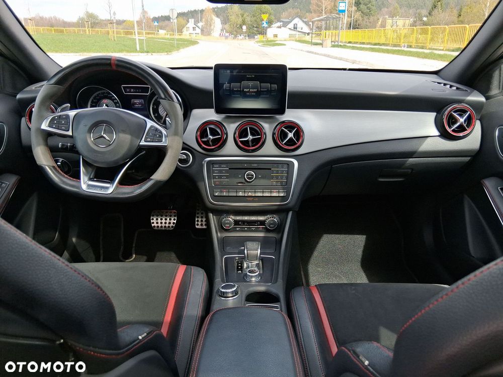Mercedes-Benz GLA - 14