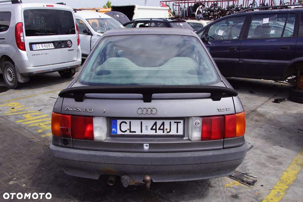 Auto na części - Audi 80 B3 1.8 90 KM JN AKM LY7U 1987R Silnik Skrzynia Drzwi Błotnik Klapa Zderzak Lampa Lusterko Klamka Szyba Deska Kokpit Sterownik Moduł Czujnik Licznik Panel Kierownica - 5