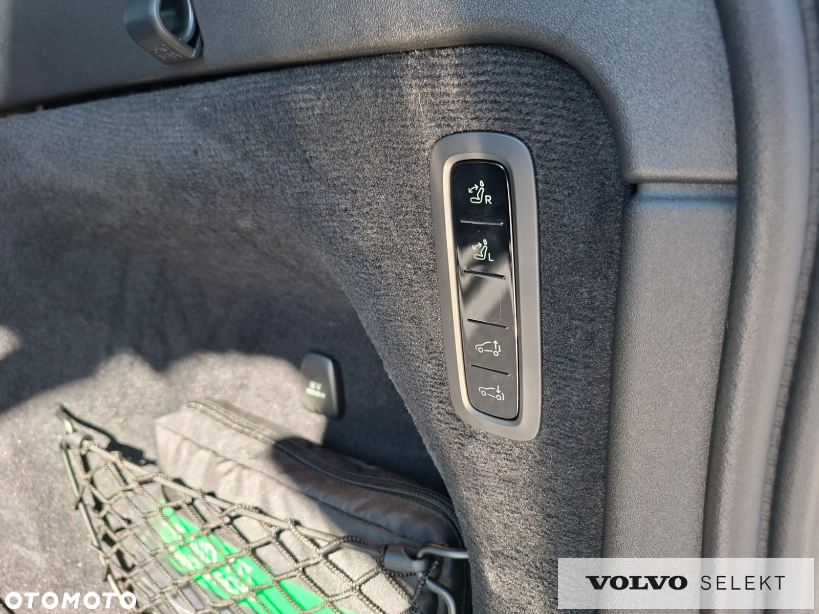 Volvo EX90 - 31
