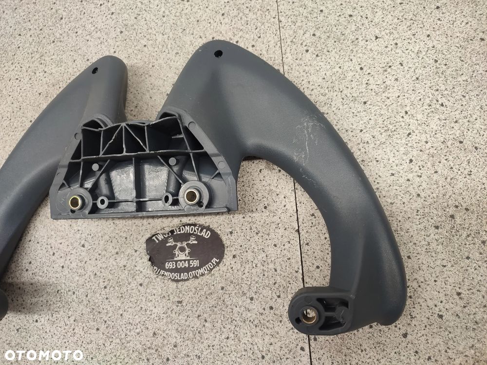 Rączka, uchwyt pasażera Piaggio FLY 125 - 9