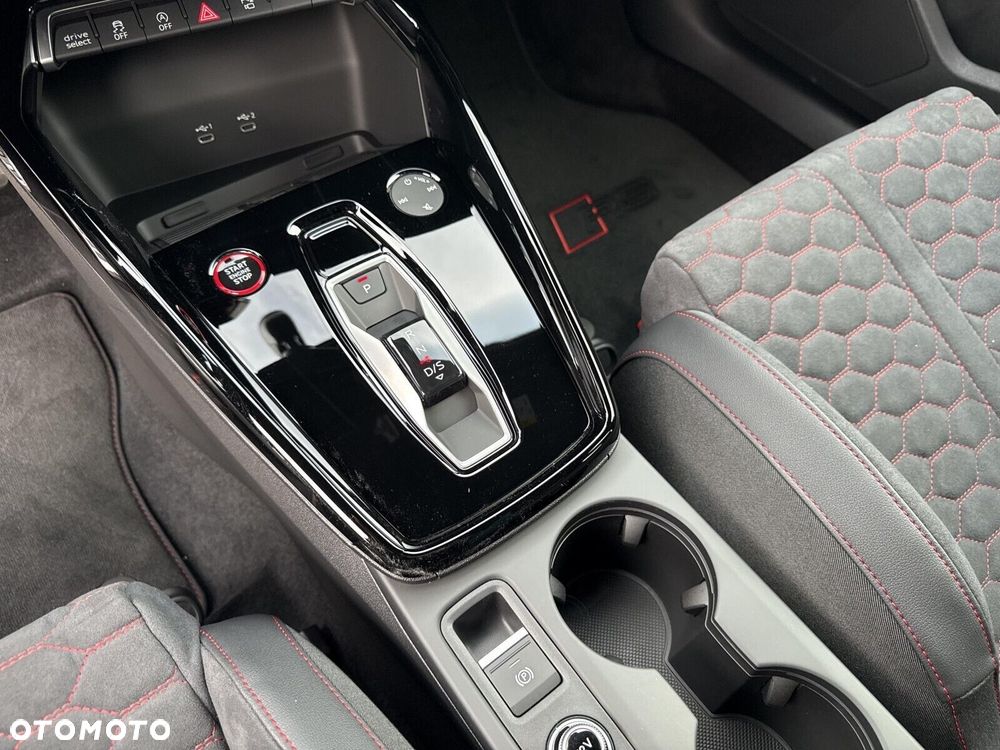 Audi RS3 Sportback TFSI Quattro S tronic - 16