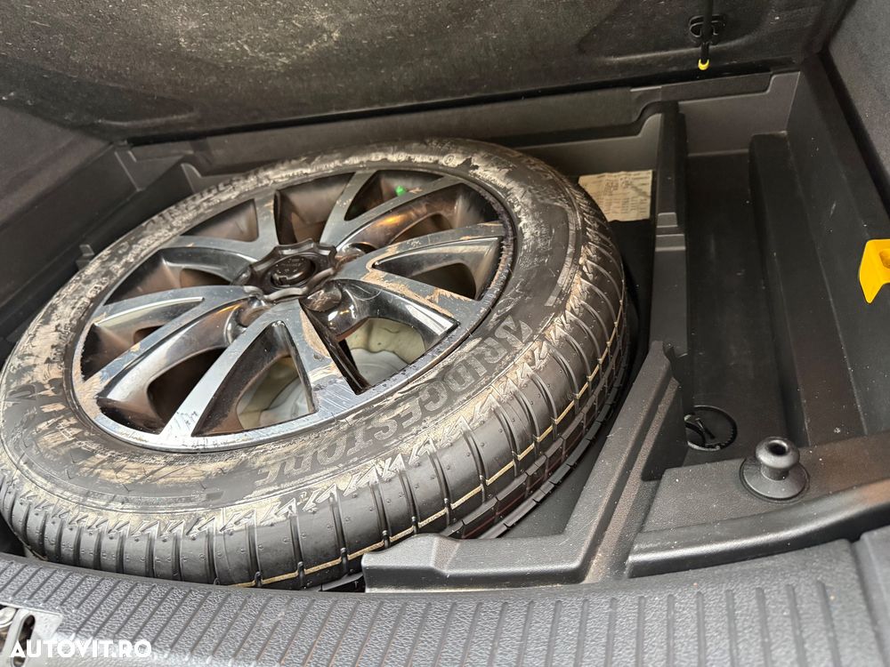 Volkswagen Touran 2.0 TDI DPF DSG Comfortline - 30