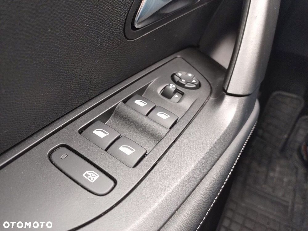Peugeot 2008 - 7