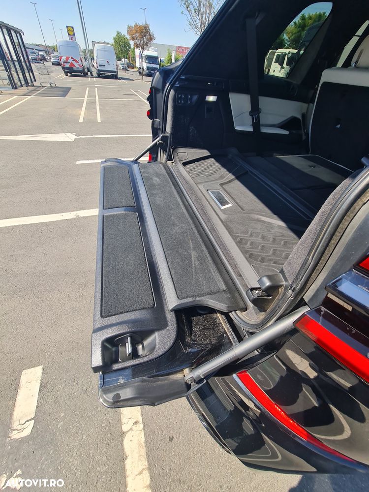 BMW X7 M60i xDrive AT MHEV - 15