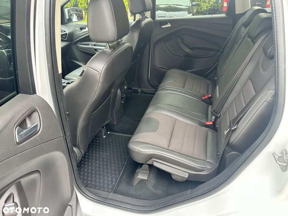 Ford Kuga 1.6 EcoBoost 2x4 Titanium - 22