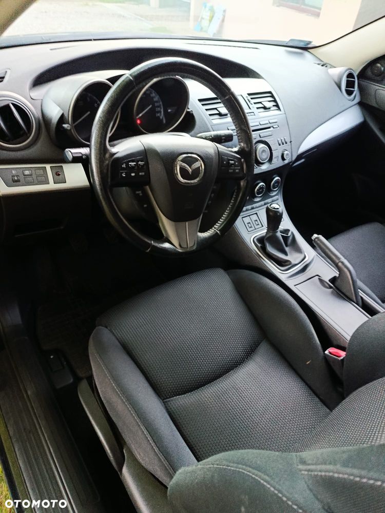 Mazda 3 1.6 Exclusive + - 8