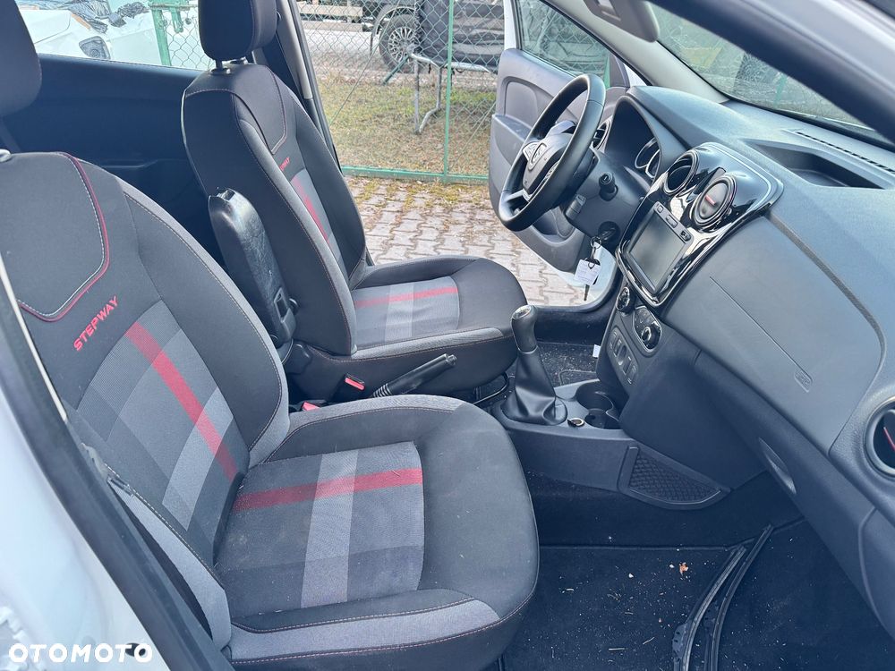 Dacia Logan TCe 90 (S&S) Stepway - 31