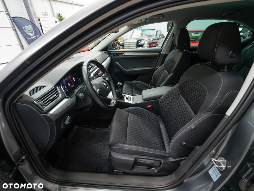 Skoda Superb 2.0 TDI SCR Ambition - 17