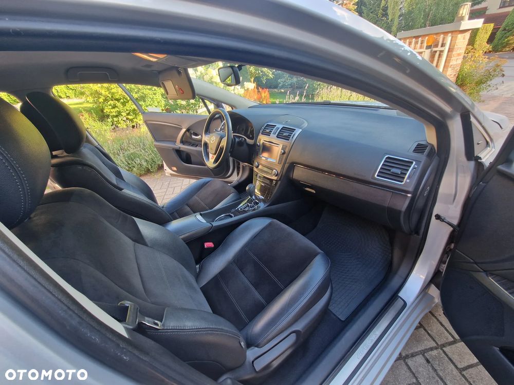 Toyota Avensis 1.8 Premium EU5 MS - 9