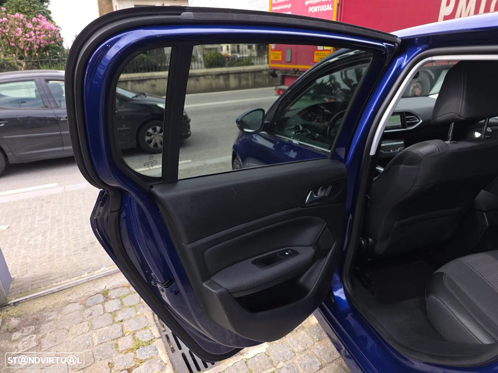 Peugeot 308 BlueHDi 130 Allure Pack - 34