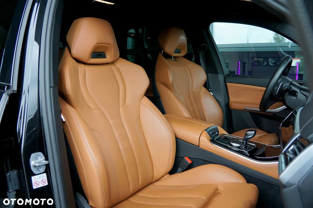 BMW X5 M M50i - 27