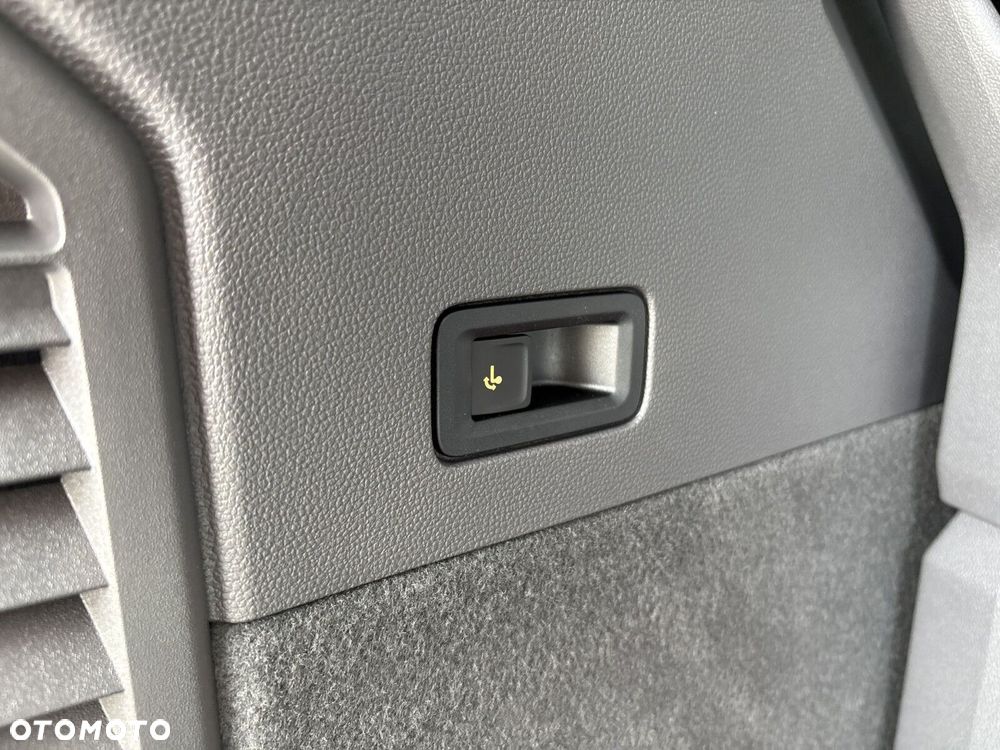 Volkswagen Multivan 2.0 TDI L2 Family DSG - 11