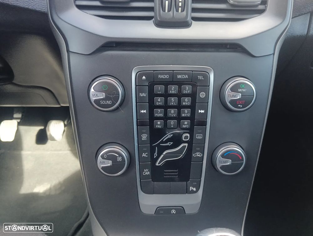Volvo V40 2.0 D2 Momentum Eco - 16