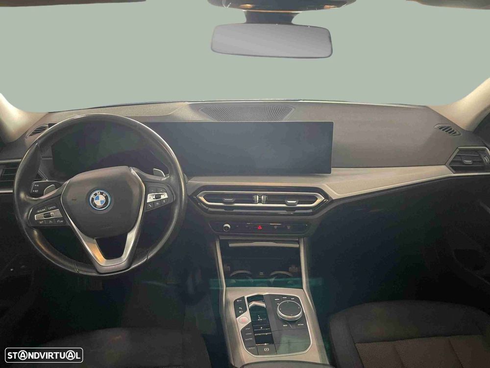 BMW 320 e Touring Auto - 7