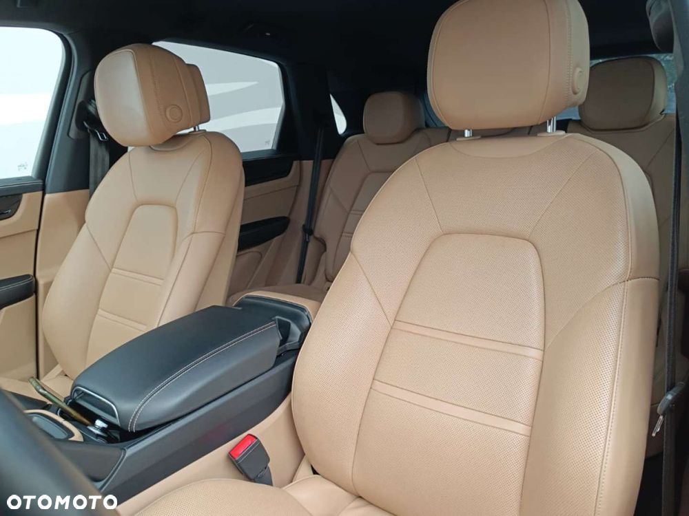 Porsche Cayenne - 18