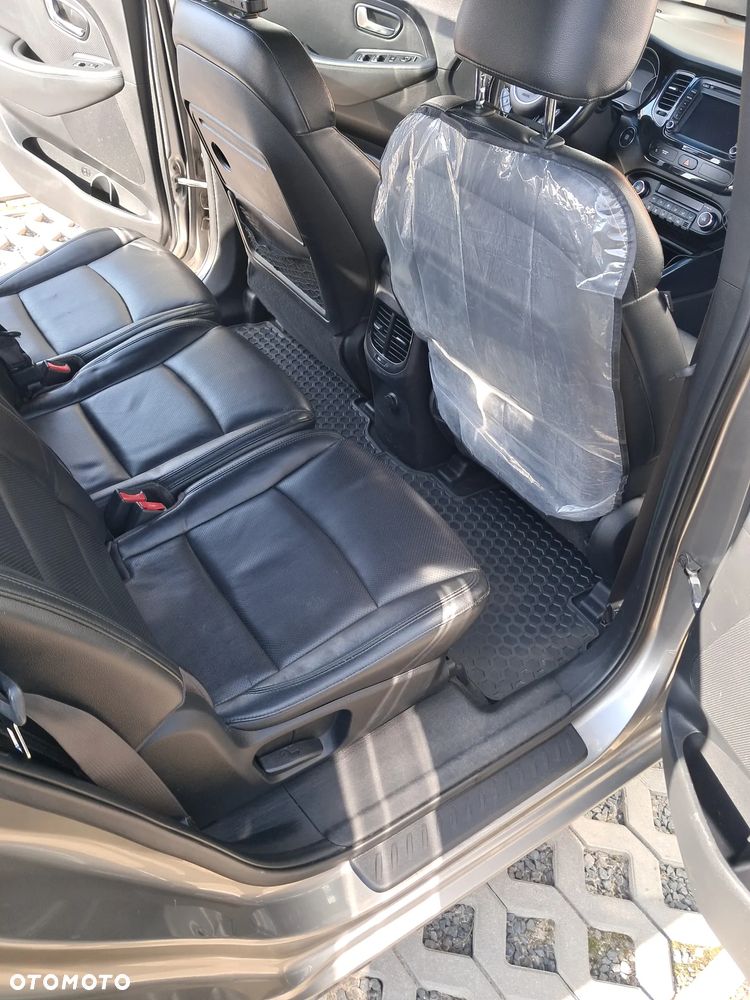 Kia Carens 1.7 CRDi XL 7os - 11