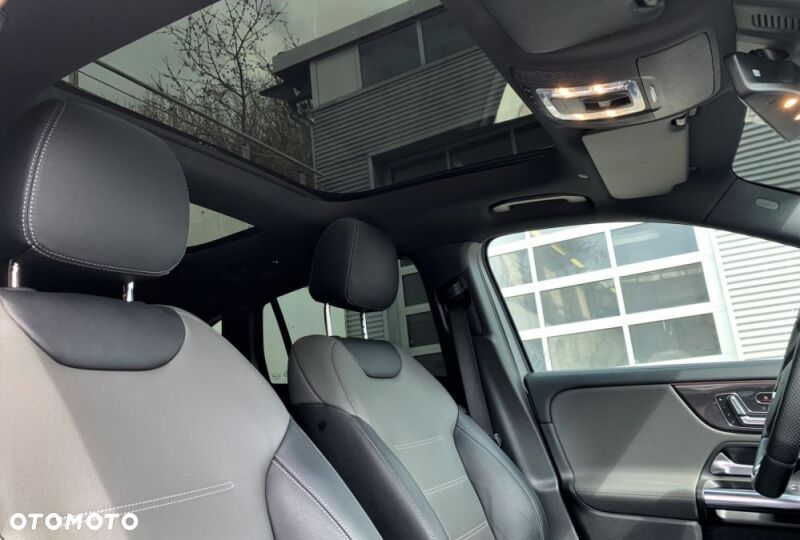 Mercedes-Benz GLA - 34