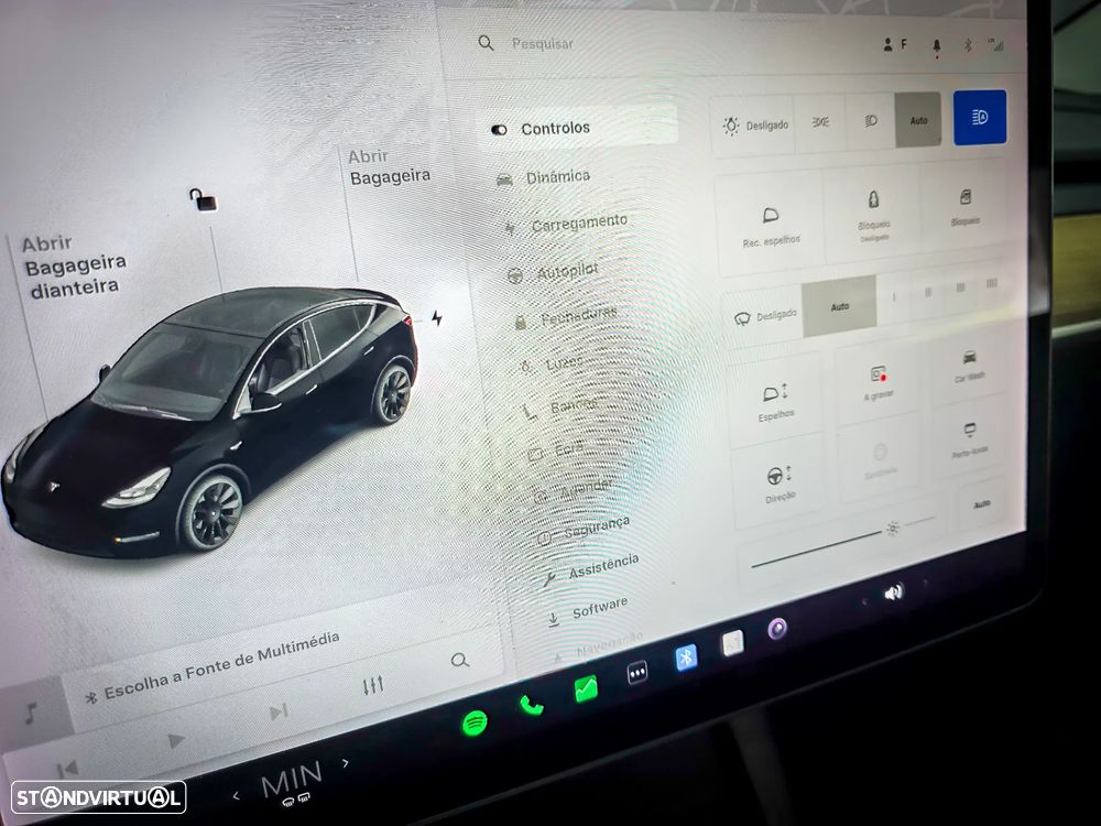 Tesla Model Y Long Range Dual Motor AWD - 25