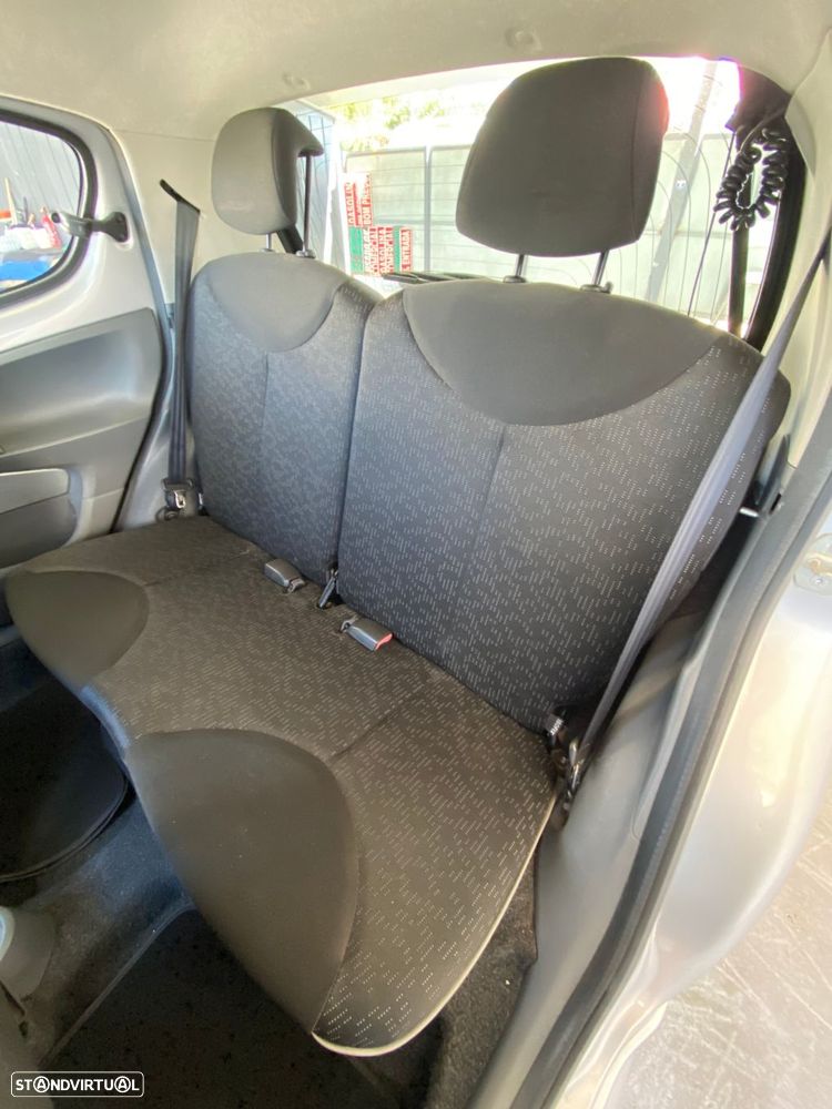 Peugeot 107 1.0 Trendy - 24