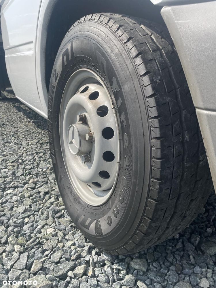 Mercedes-Benz Sprinter - 23