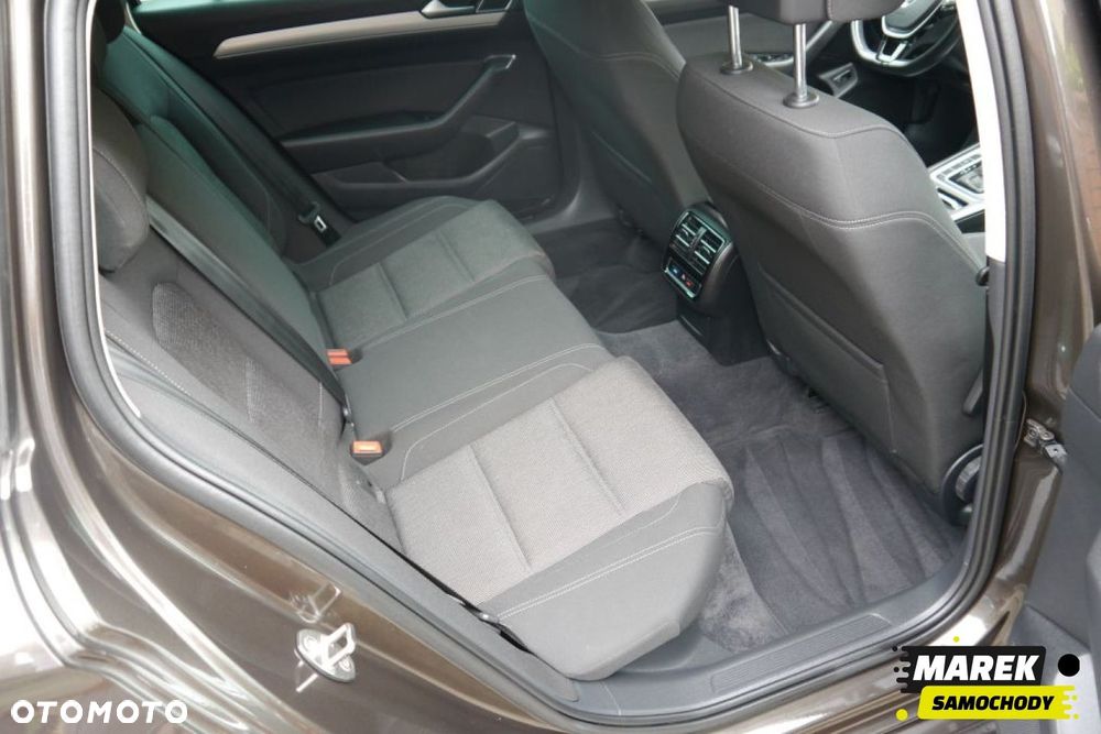 Volkswagen Passat - 7