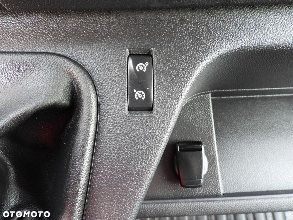 Renault MASTER FURGON BRYGADÓWKA 7 MIEJSC TEMPOMAT NAWIGACJA LEDY KLIMATYZACJA  180KM - 35