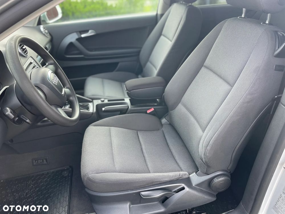 Audi A3 3-drzwiowe 1.6 Ambition - 11