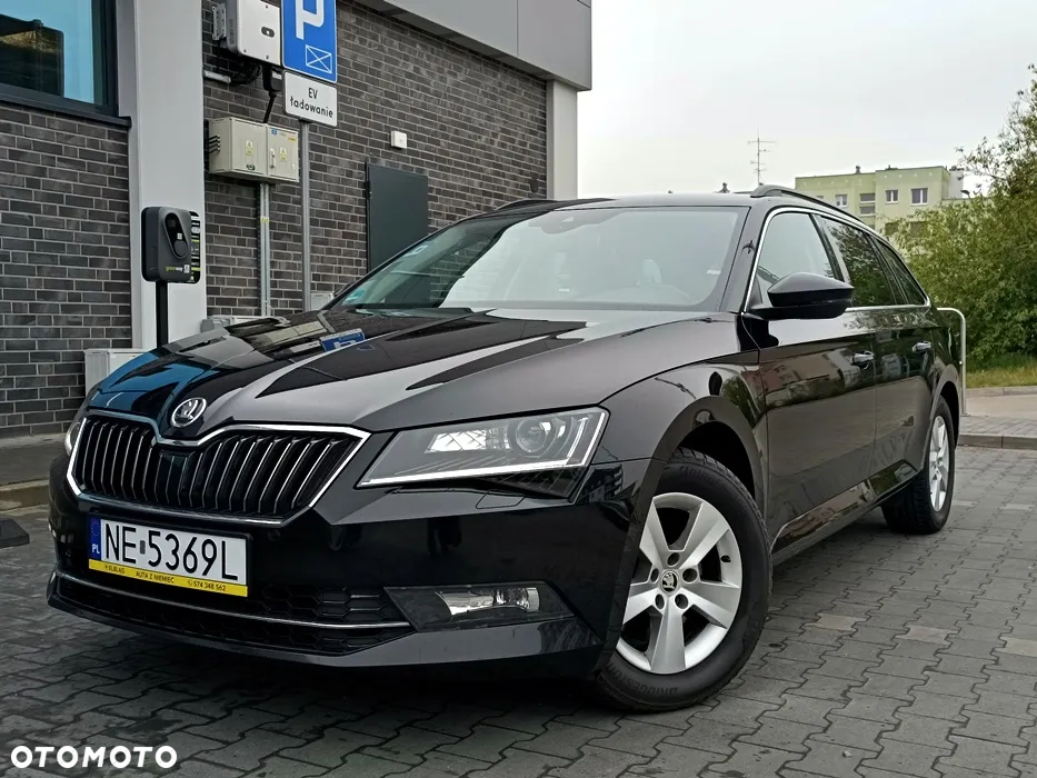 Skoda Superb 2.0 TDI Ambition DSG7 - 6