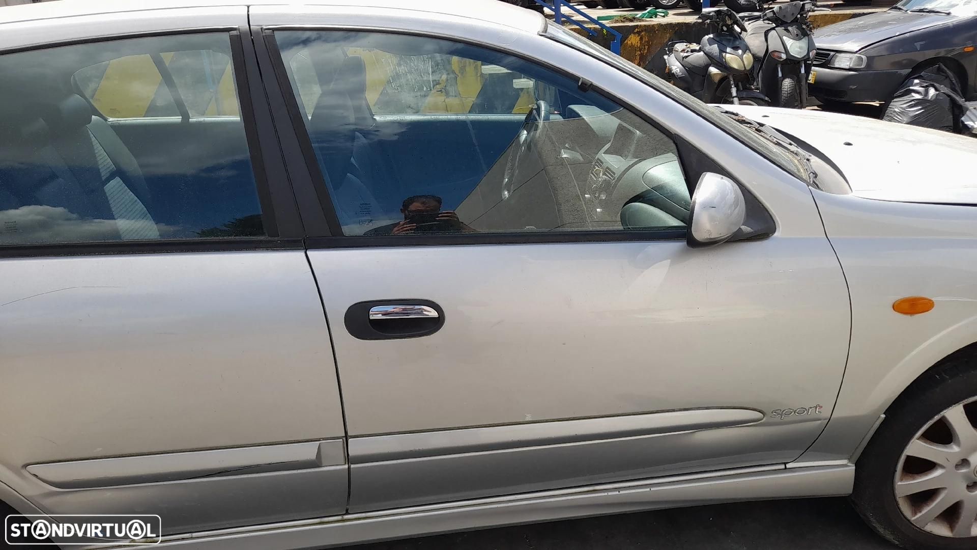 Porta frente direita NISSAN Almera II Hatchback (N16) - 1