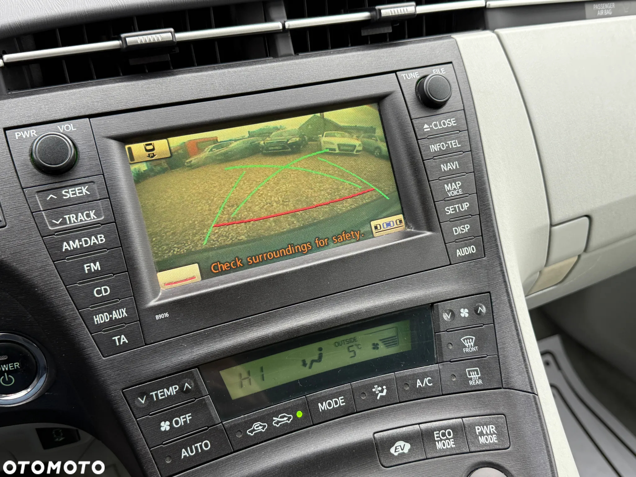 Toyota Prius (Hybrid) Executive - 36