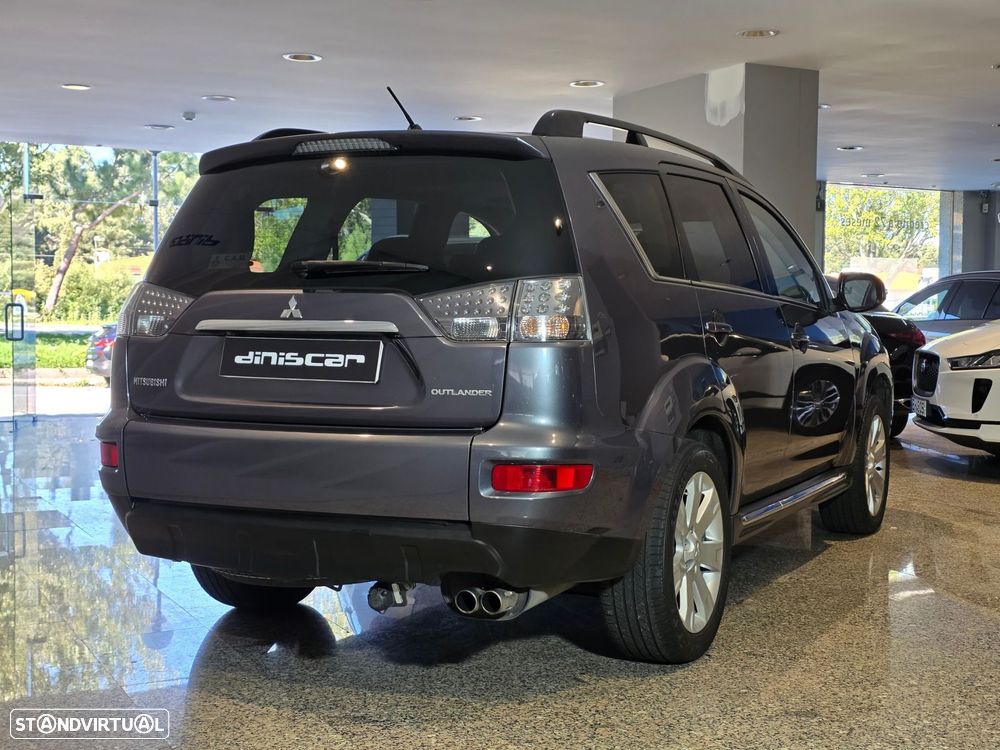Mitsubishi Outlander 2.2 DI-D Instyle Navi - 29