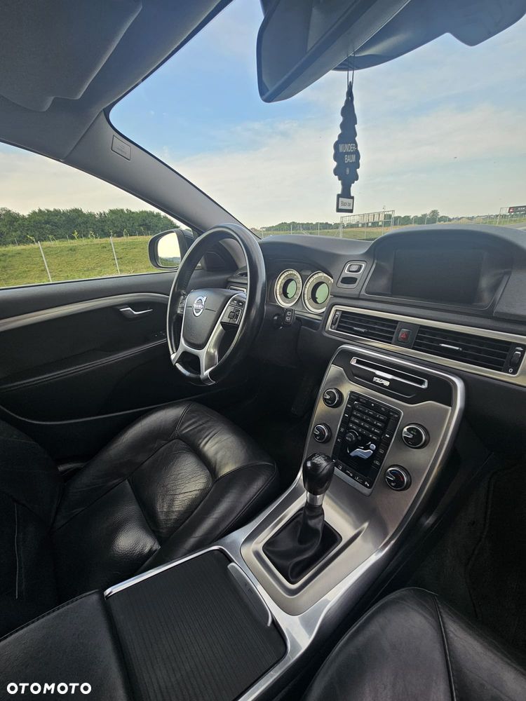 Volvo V70 D2 Summum - 10