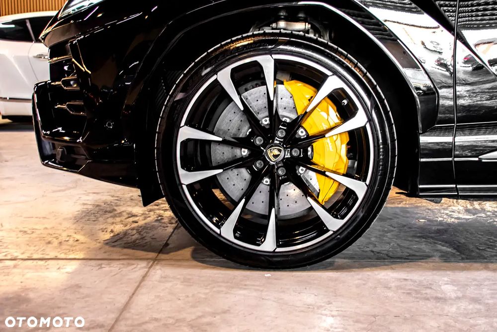 Lamborghini Urus Standard - 7